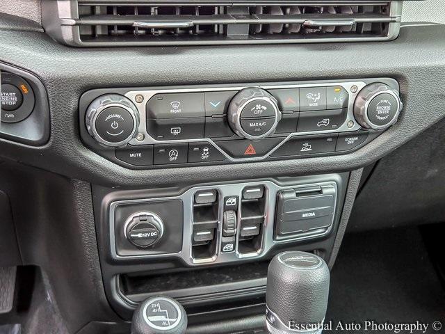 new 2025 Jeep Gladiator car, priced at $38,920