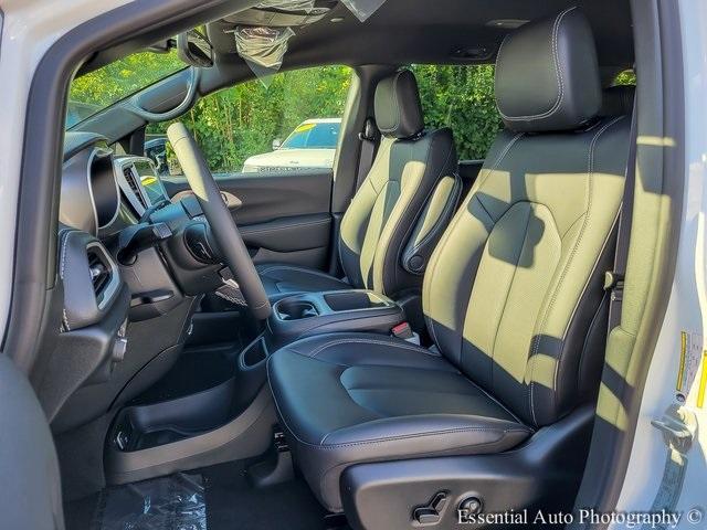 new 2026 Chrysler Pacifica car, priced at $39,436