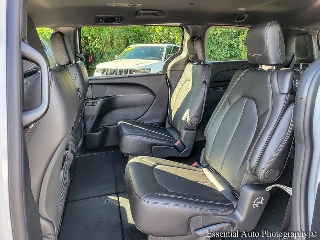 new 2026 Chrysler Pacifica car, priced at $39,436