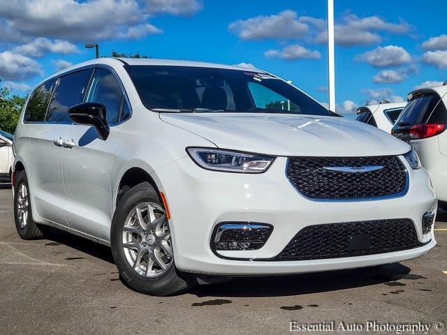 new 2026 Chrysler Pacifica car, priced at $39,436