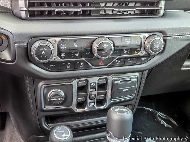 new 2025 Jeep Wrangler car, priced at $51,713