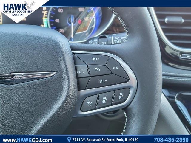 used 2023 Chrysler Pacifica car, priced at $35,585