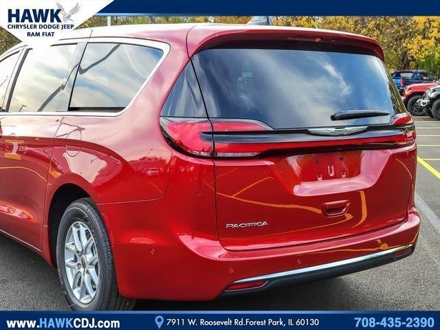 new 2025 Chrysler Pacifica car, priced at $42,206