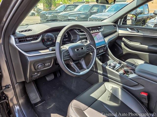 new 2025 Jeep Grand Cherokee car, priced at $47,688
