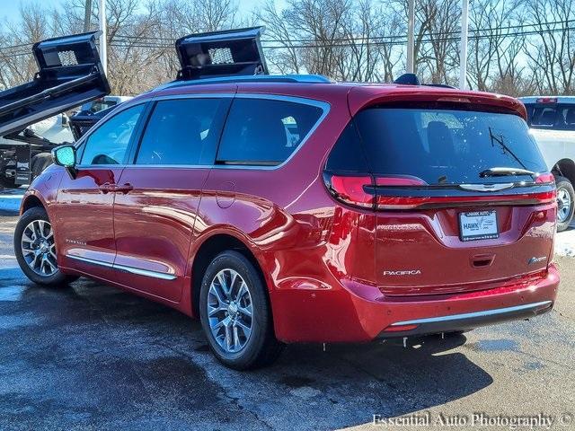 new 2025 Chrysler Pacifica Hybrid car, priced at $53,109