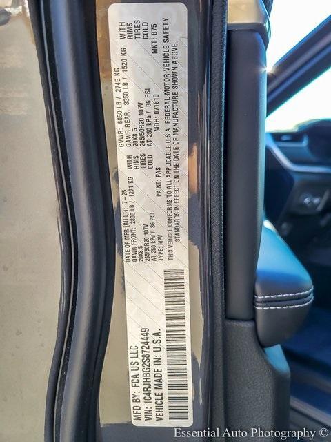 new 2025 Jeep Grand Cherokee car, priced at $45,580