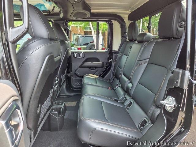 new 2025 Jeep Gladiator car, priced at $43,861