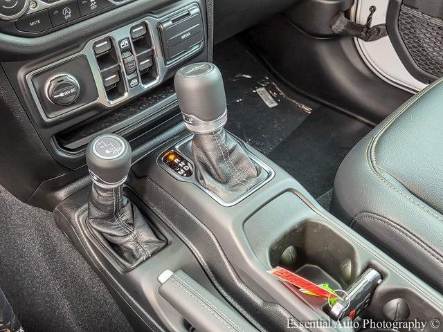 new 2025 Jeep Gladiator car, priced at $43,825