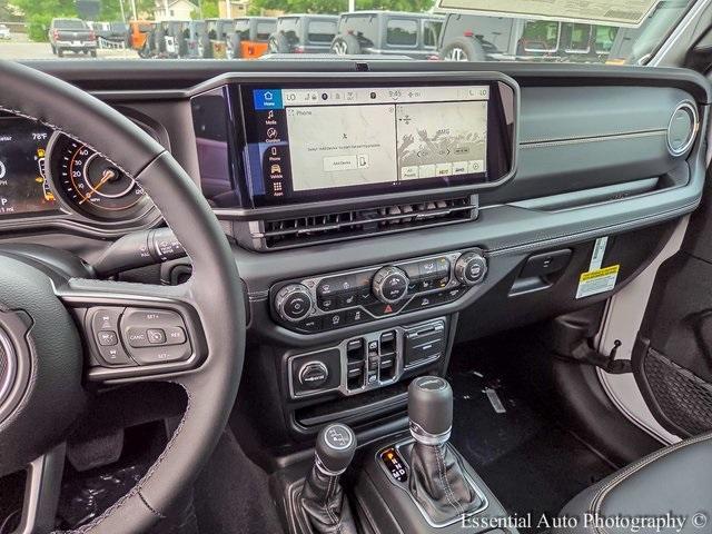 new 2025 Jeep Gladiator car, priced at $43,825
