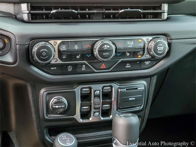 new 2025 Jeep Wrangler car, priced at $52,657