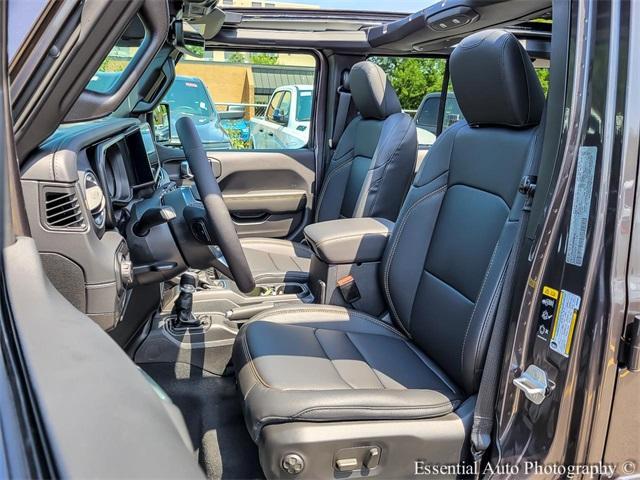 new 2025 Jeep Wrangler car, priced at $52,657