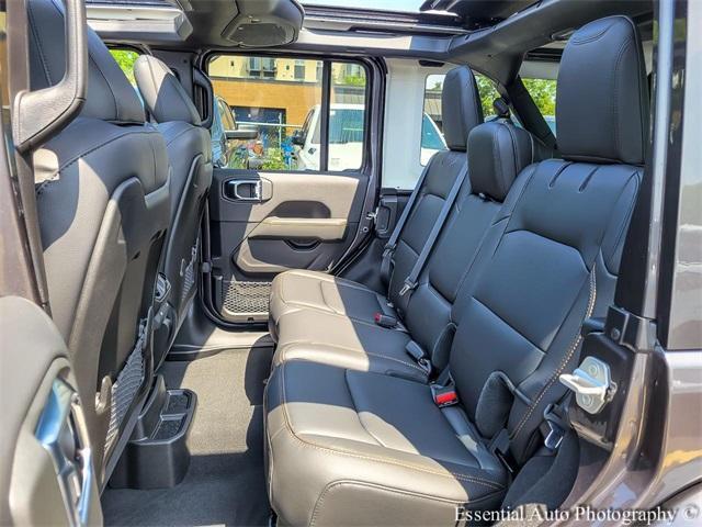 new 2025 Jeep Wrangler car, priced at $52,657