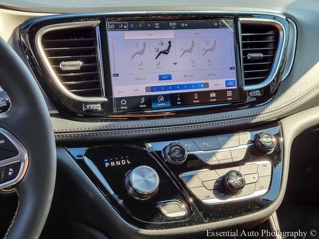 new 2025 Chrysler Pacifica Hybrid car, priced at $47,541