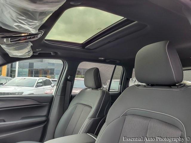 new 2025 Jeep Grand Cherokee car, priced at $35,988