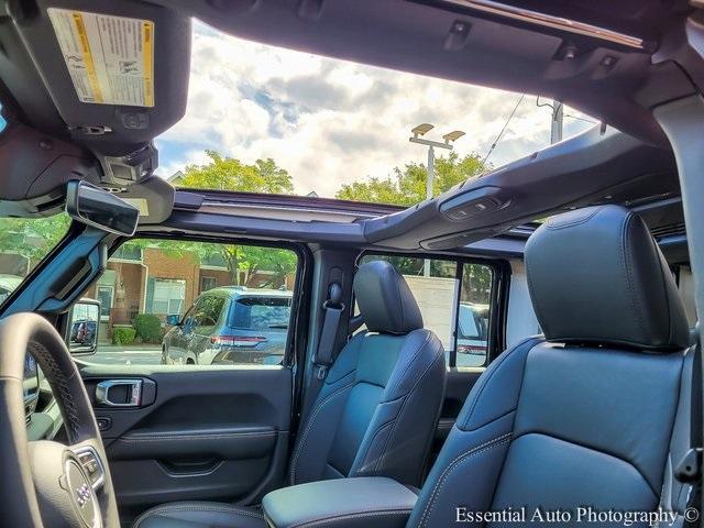 new 2025 Jeep Wrangler car, priced at $53,388