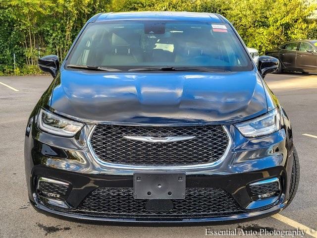 new 2026 Chrysler Pacifica Hybrid car, priced at $51,826