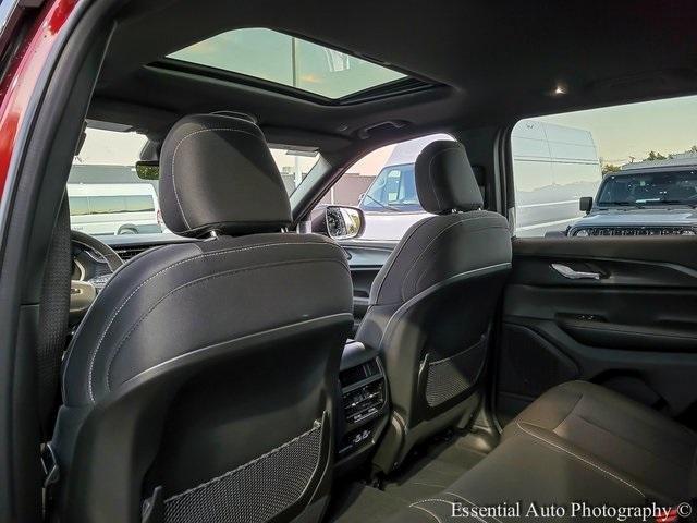 new 2025 Jeep Grand Cherokee car, priced at $38,288