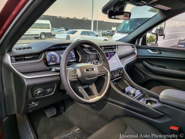 new 2025 Jeep Grand Cherokee car, priced at $38,288