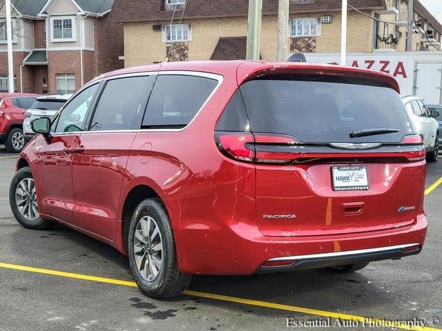 new 2025 Chrysler Pacifica Hybrid car, priced at $38,954