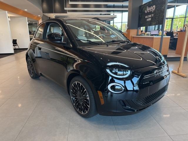 new 2025 FIAT 500e car, priced at $35,245