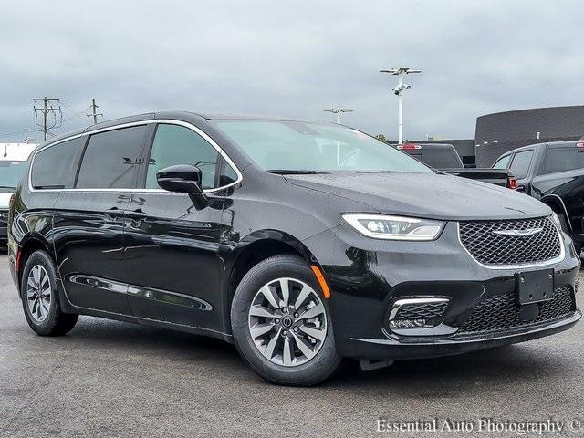 new 2026 Chrysler Pacifica Hybrid car, priced at $51,826