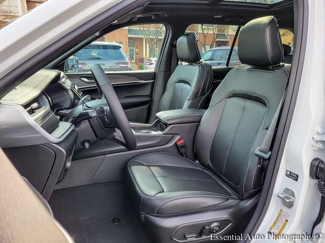 new 2025 Jeep Grand Cherokee car, priced at $50,626