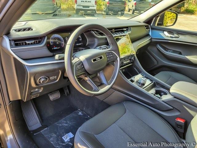 new 2025 Jeep Grand Cherokee car, priced at $37,888