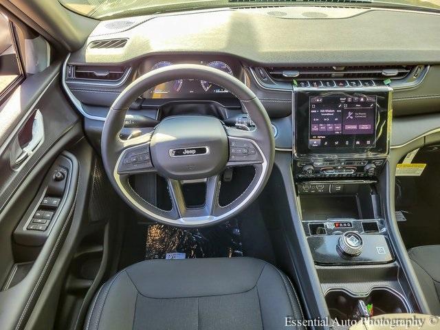 new 2025 Jeep Grand Cherokee car, priced at $37,888