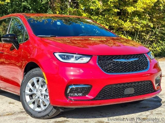 new 2026 Chrysler Pacifica car, priced at $41,738