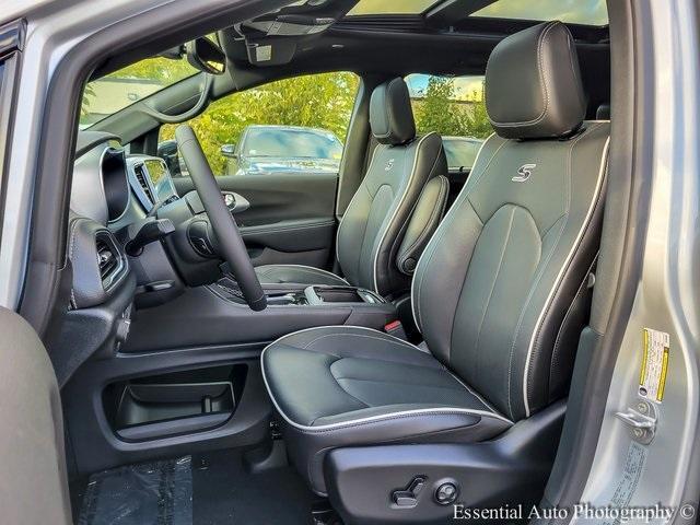 new 2026 Chrysler Pacifica car, priced at $48,738