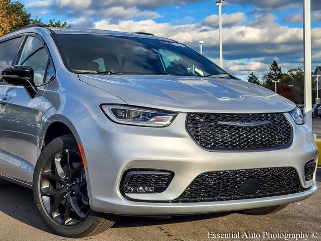 new 2026 Chrysler Pacifica car, priced at $48,738