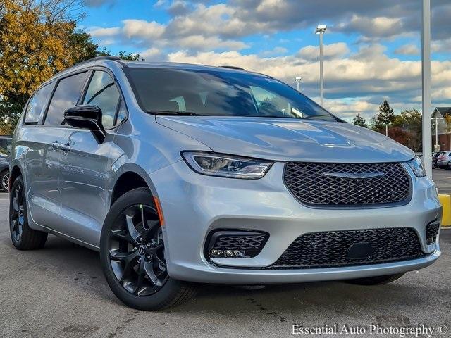 new 2026 Chrysler Pacifica car, priced at $48,738