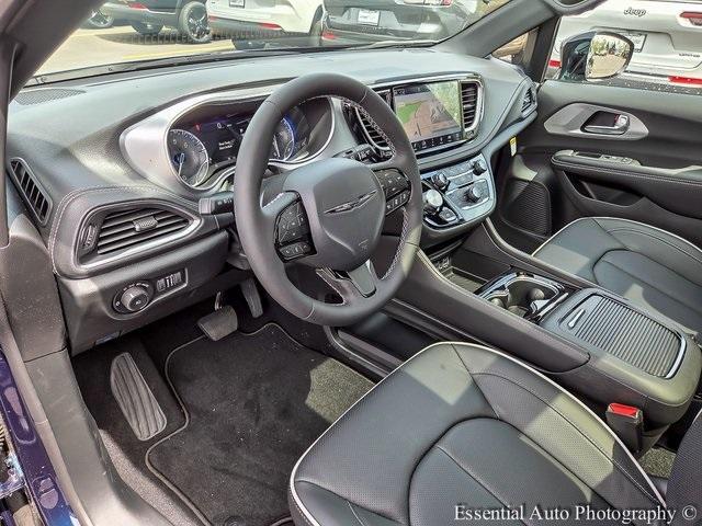 new 2025 Chrysler Pacifica car, priced at $48,626