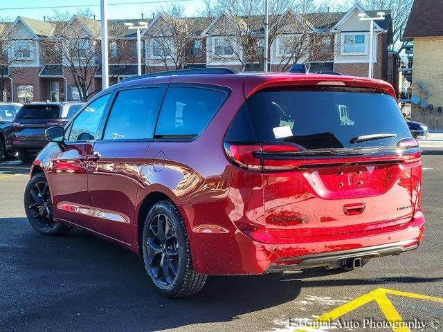 new 2025 Chrysler Pacifica car, priced at $47,660