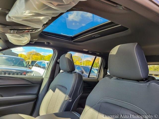 new 2025 Jeep Grand Cherokee car, priced at $38,038