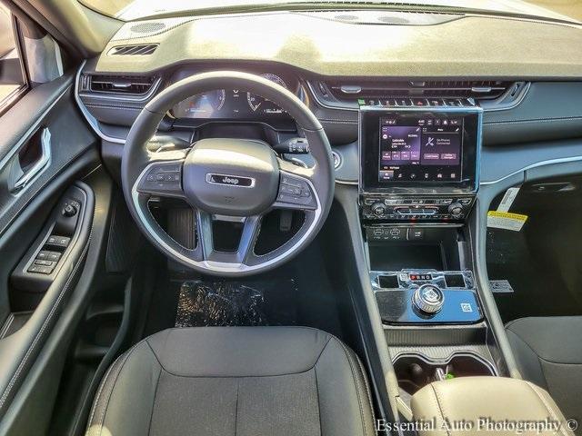 new 2025 Jeep Grand Cherokee car, priced at $38,038