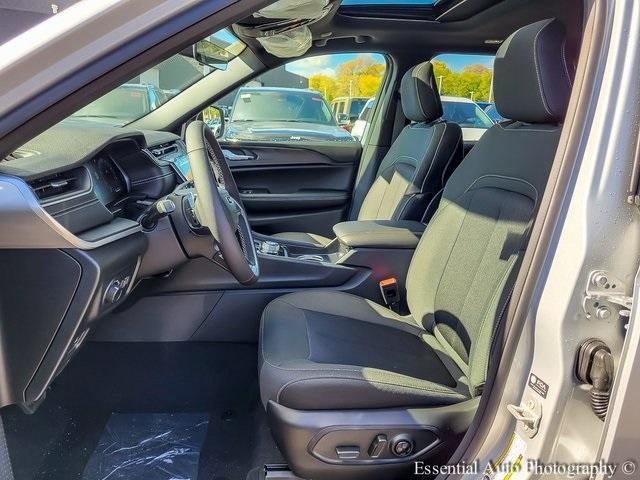 new 2025 Jeep Grand Cherokee car, priced at $38,038