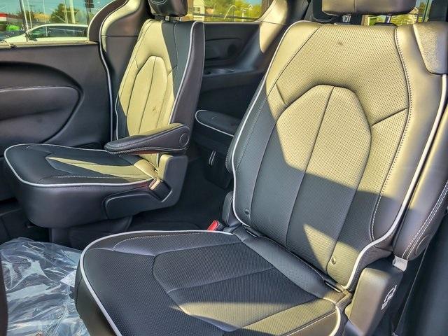 new 2026 Chrysler Pacifica car, priced at $45,684