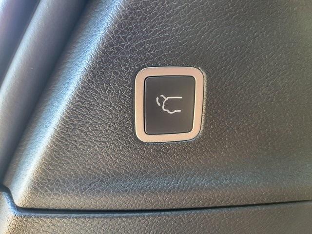 new 2026 Chrysler Pacifica car, priced at $45,684