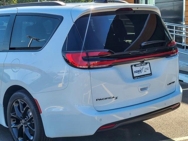 new 2026 Chrysler Pacifica car, priced at $45,684