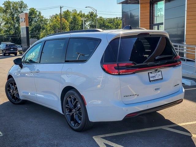 new 2026 Chrysler Pacifica car, priced at $45,684