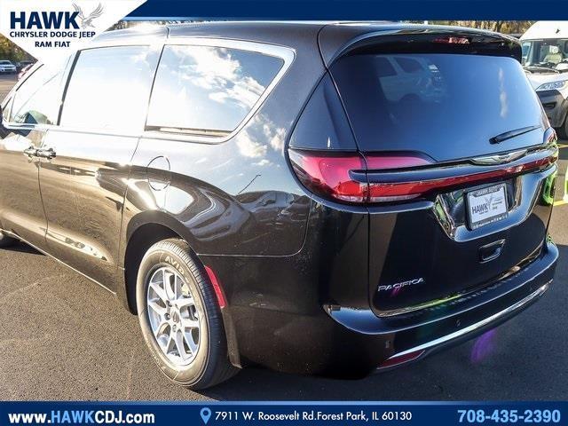 new 2025 Chrysler Pacifica car, priced at $40,283