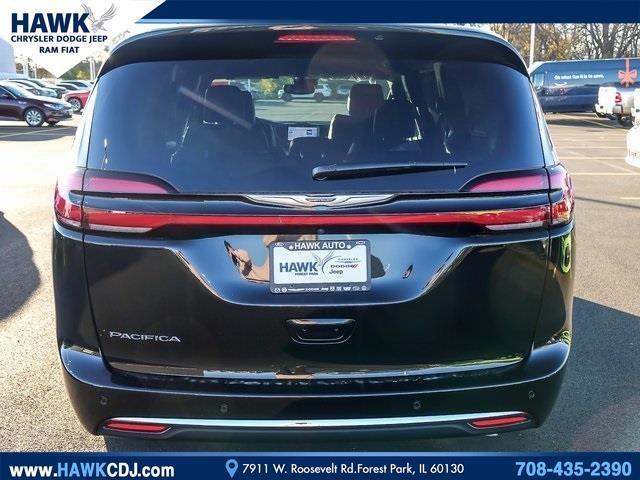 new 2025 Chrysler Pacifica car, priced at $40,283