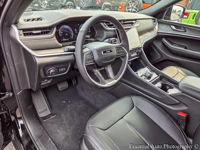 new 2025 Jeep Grand Cherokee car, priced at $45,339