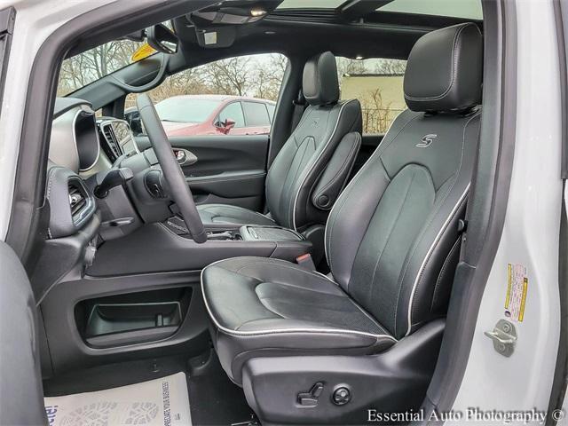 used 2024 Chrysler Pacifica Hybrid car, priced at $38,288