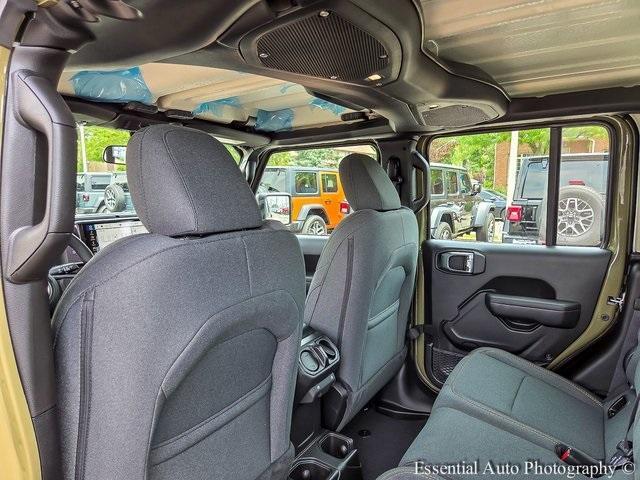 new 2025 Jeep Gladiator car, priced at $39,456