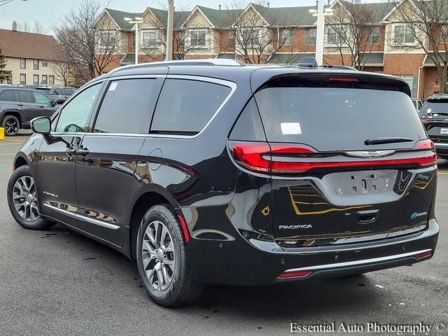 new 2025 Chrysler Pacifica Hybrid car, priced at $59,258