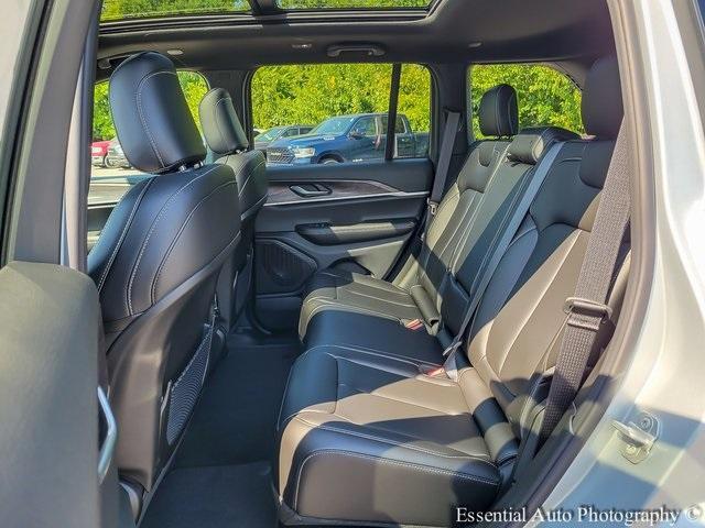new 2025 Jeep Grand Cherokee car, priced at $43,988