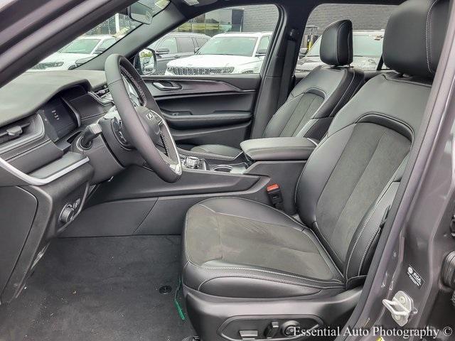 new 2025 Jeep Grand Cherokee car, priced at $41,988