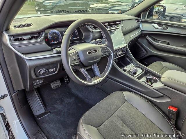 new 2025 Jeep Grand Cherokee car, priced at $37,831